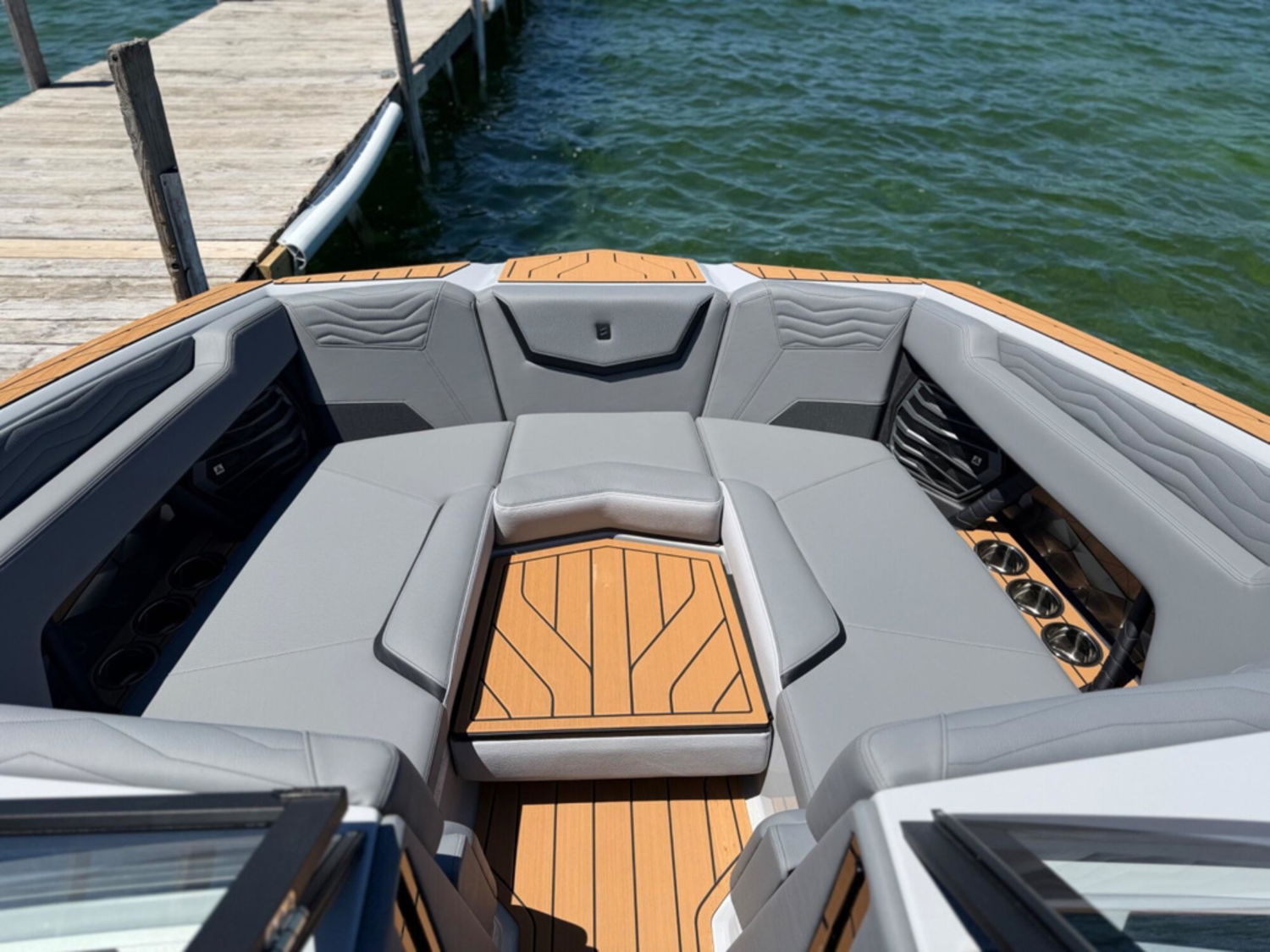2026 Nautique G23