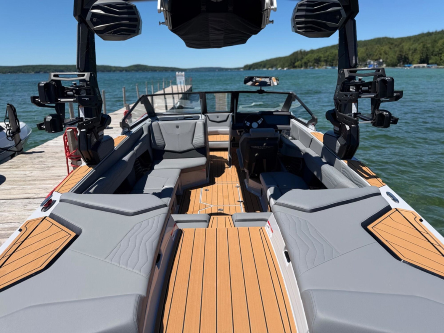 2026 Nautique G23