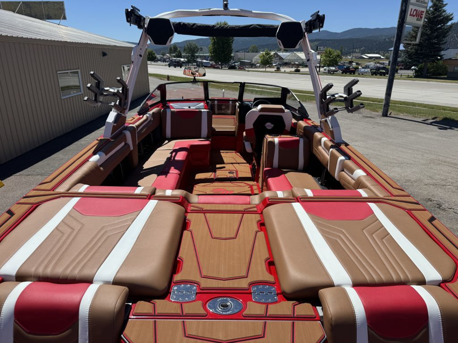 2026 Malibu Boats 25 LSV
