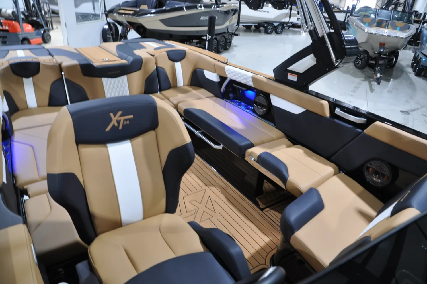 2025 Mastercraft XT24