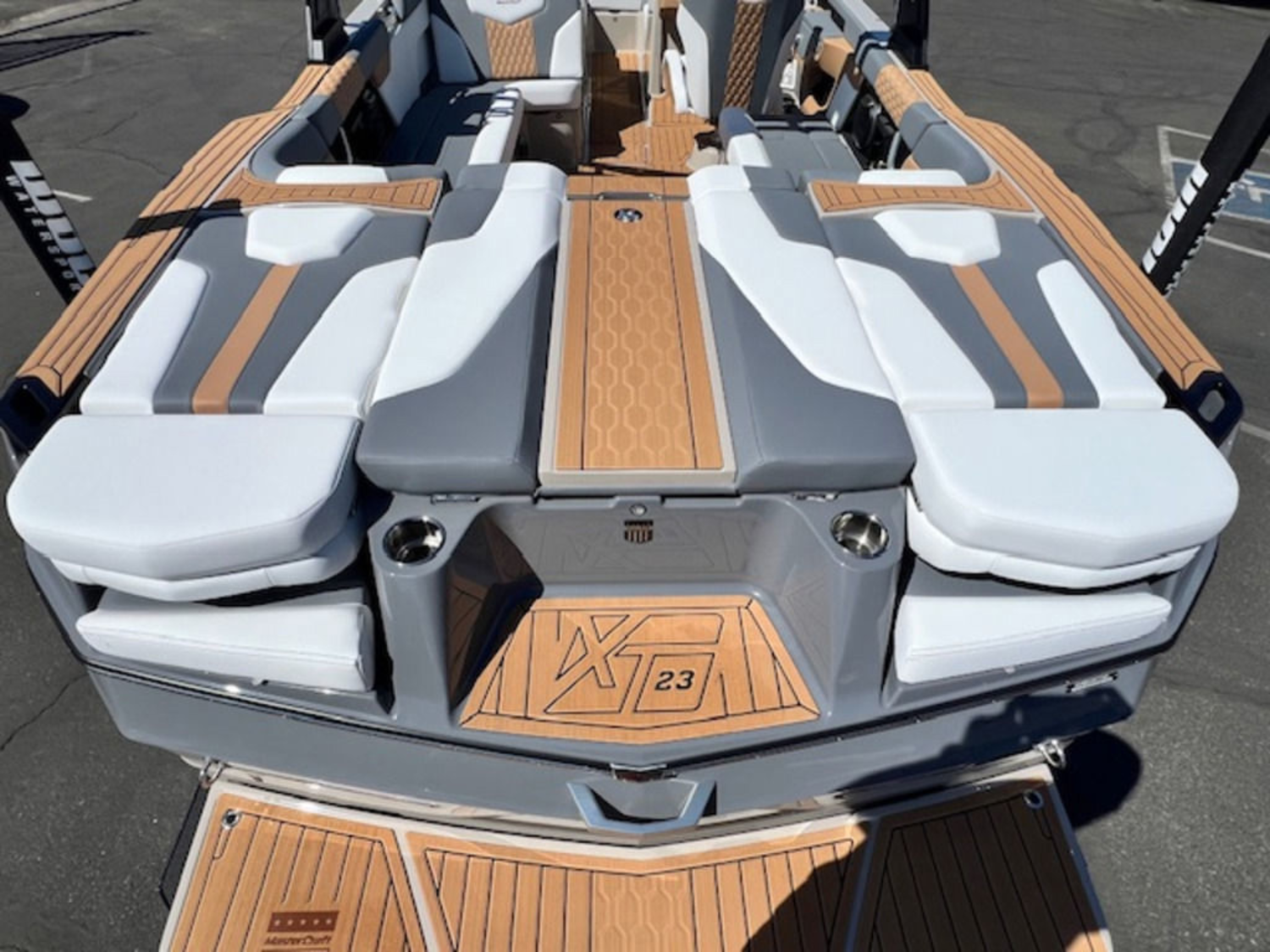 2026 Mastercraft XT23