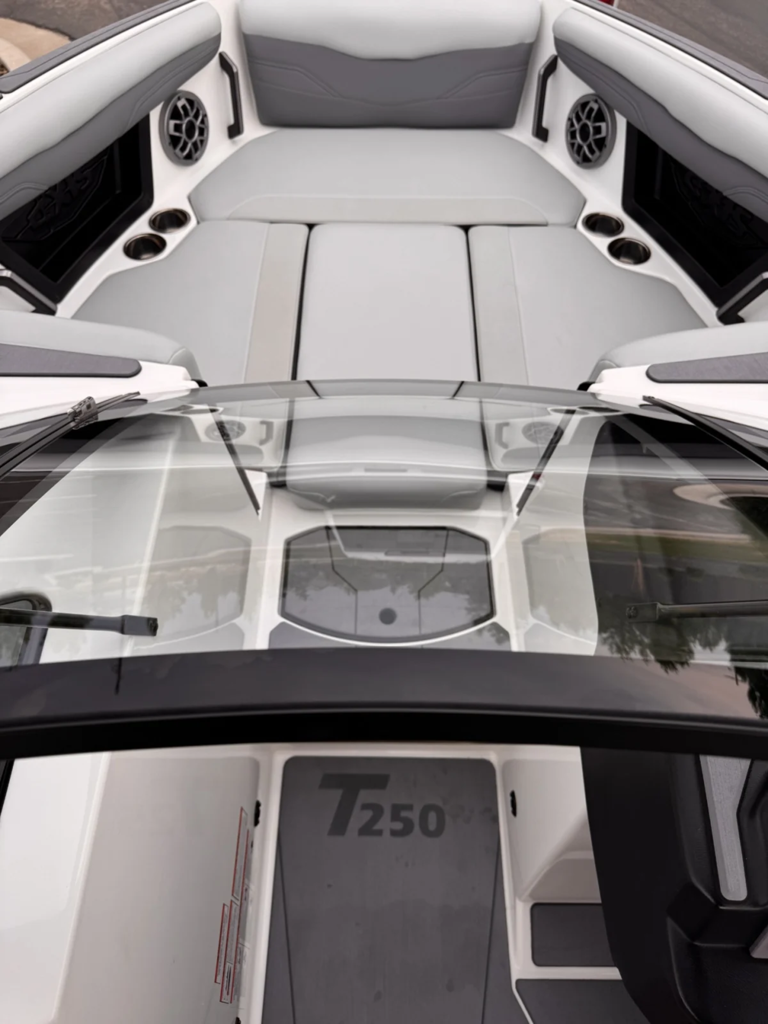 2022 Axis Boats T250