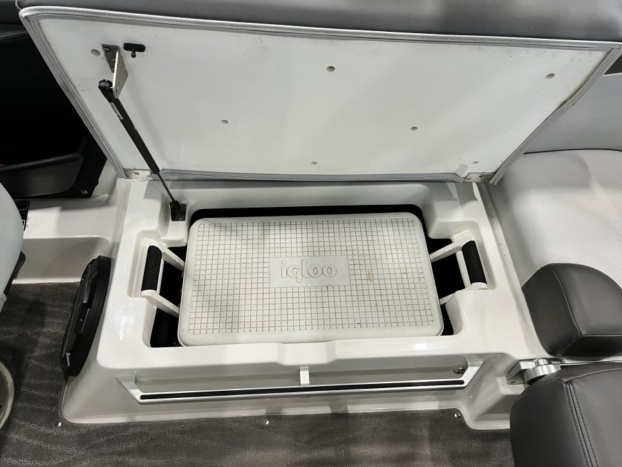 2018-mastercraft-xt21-130564-image10