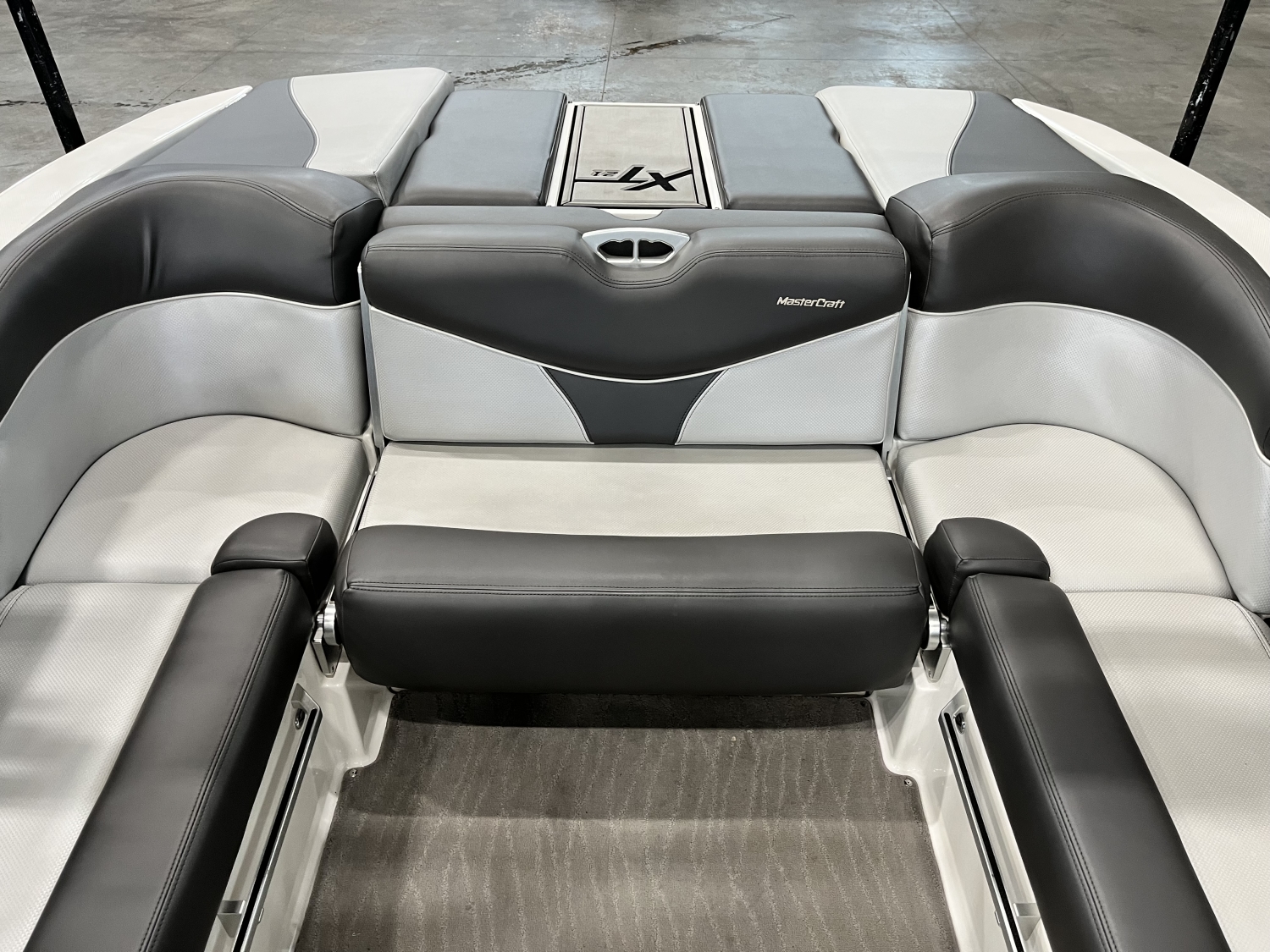 2018 MasterCraft XT21