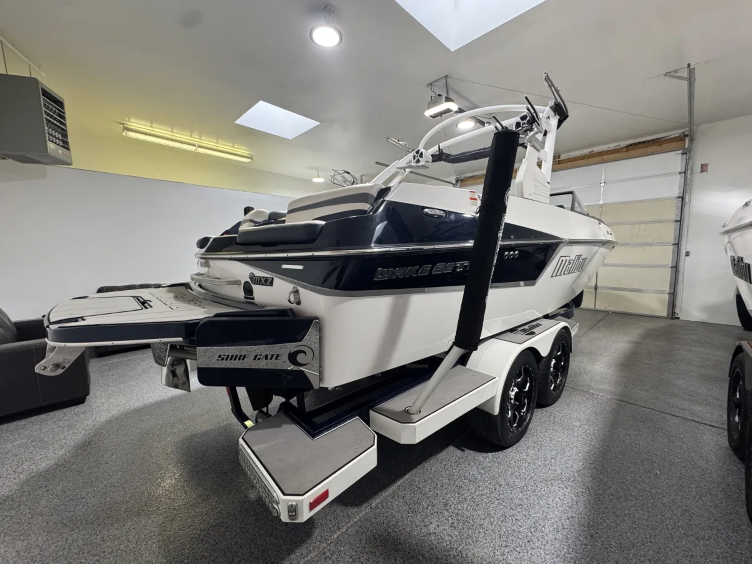 2019 Malibu 22 MXZ M5Di 392 Hours 