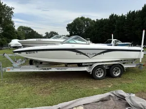 2005 Centurion Boats T5 for sale in Elkton, Maryland