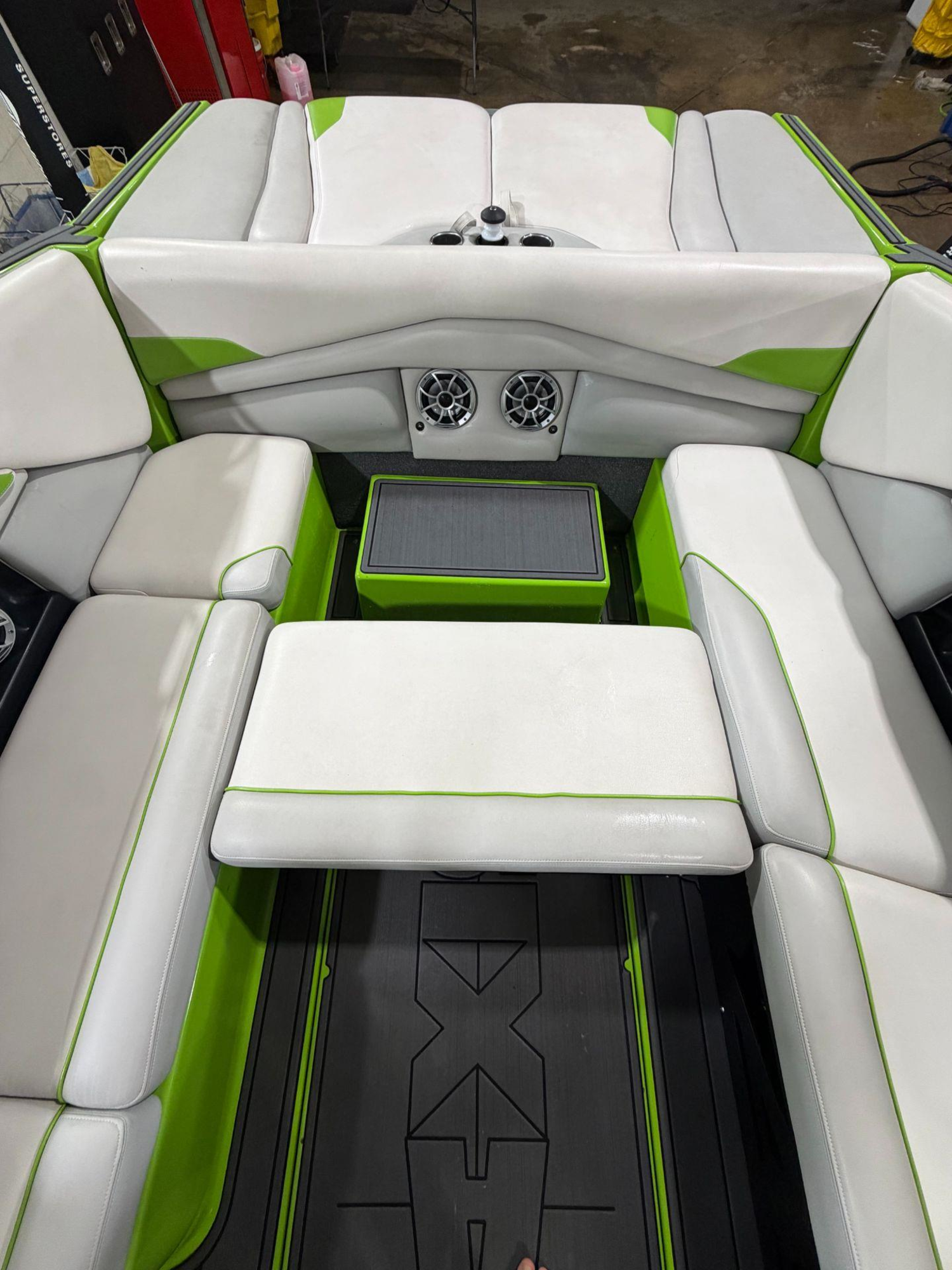 2017 Axis A24