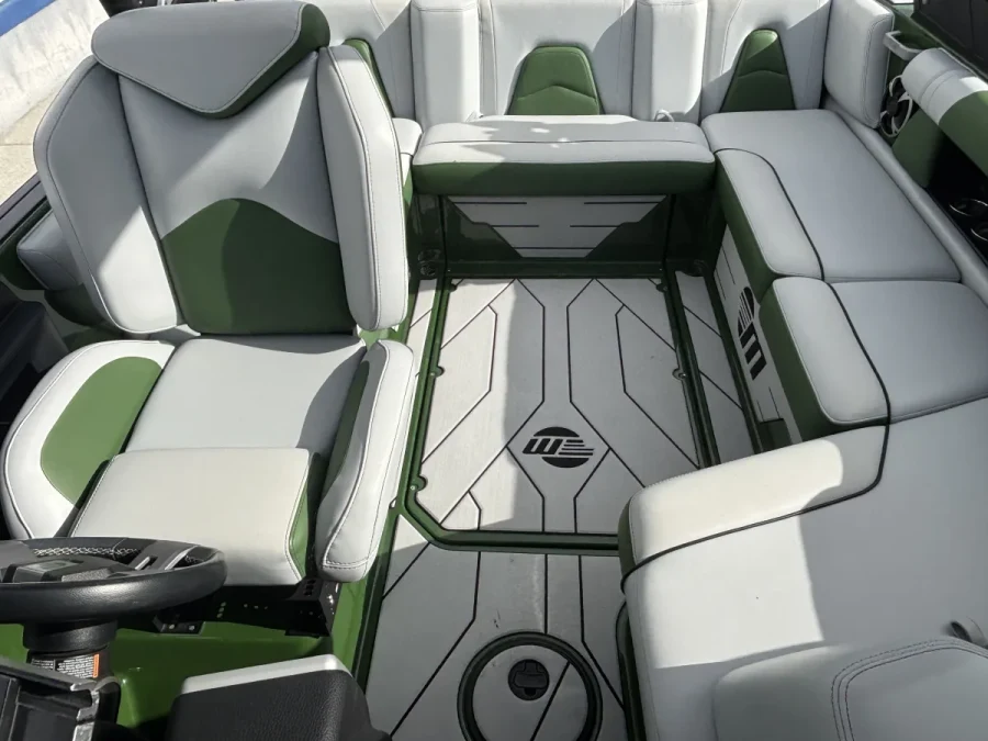 2021 Malibu Boats Wakesetter VLX for sale in boynton beach, Florida