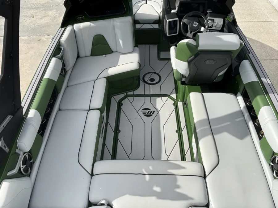 2021 Malibu Boats Wakesetter VLX for sale in boynton beach, Florida