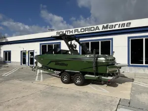 2021 Malibu Boats Wakesetter VLX for sale in boynton beach, Florida