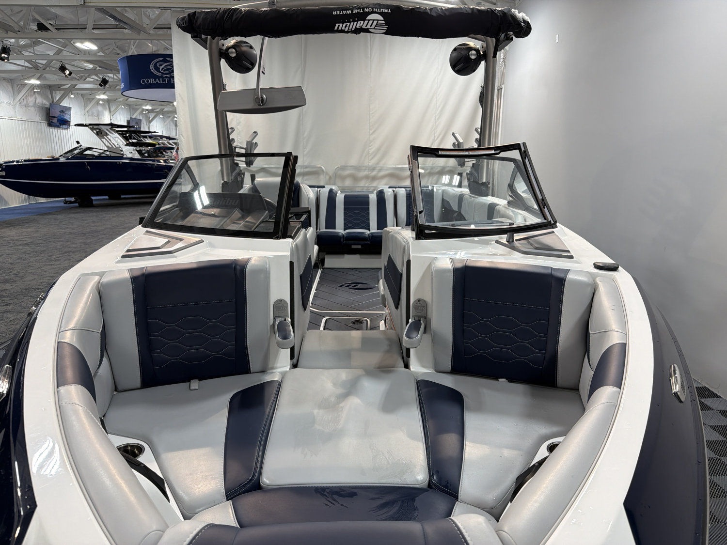 2025 Malibu 23 LSV