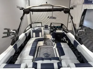2025 Malibu Boats Wakesetter 23 LSV for sale in , 
