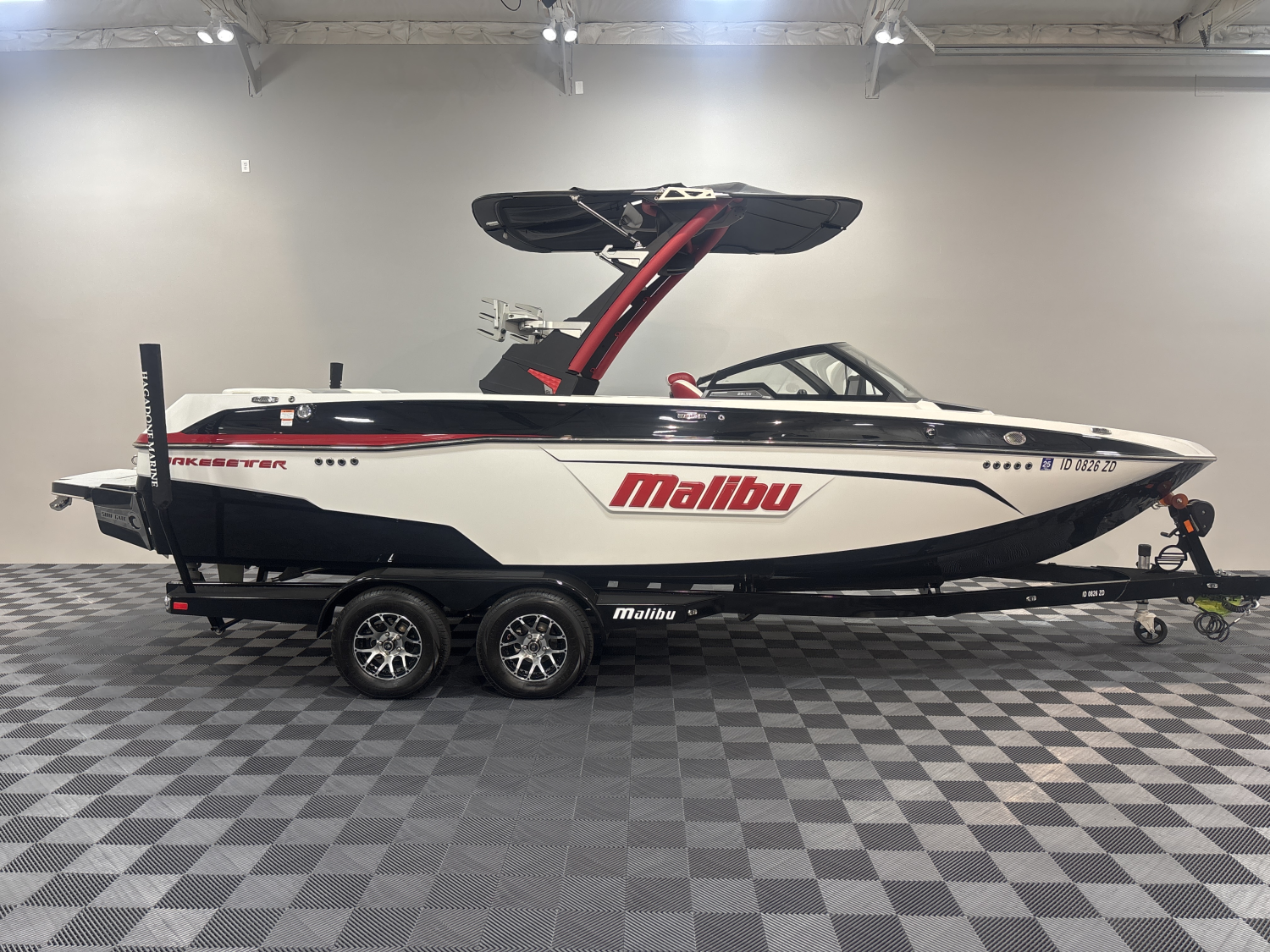 2023 Malibu 23 LSV