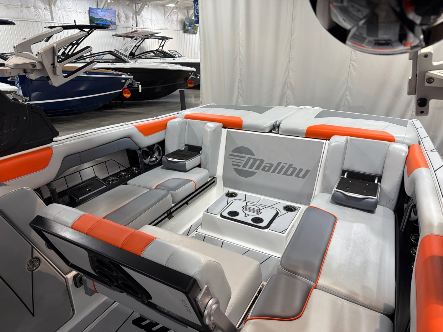 2021 Malibu 25 LSV