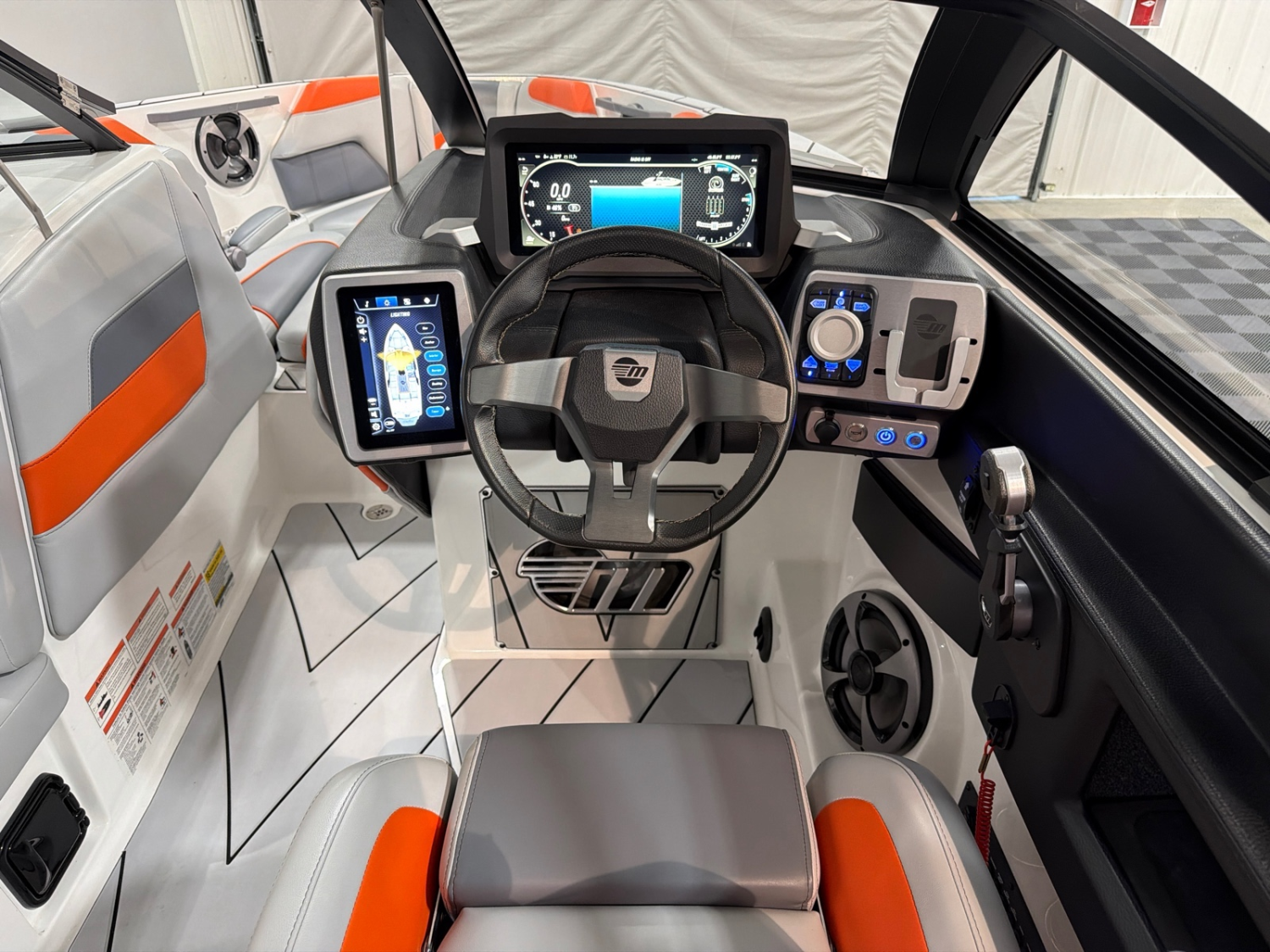 2021 Malibu 25 LSV