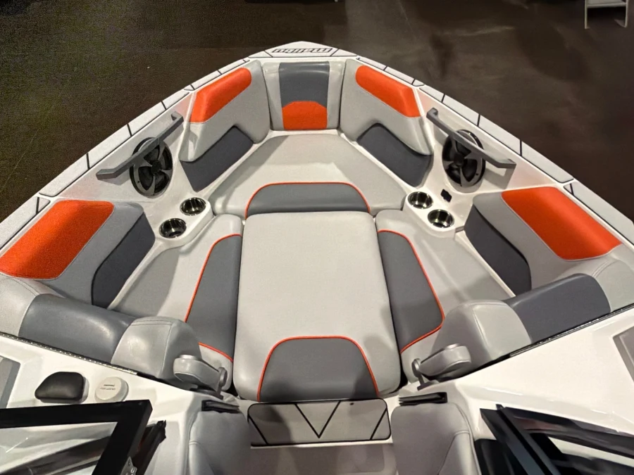 2021 Malibu Boats Wakesetter 25 LSV for sale in , 