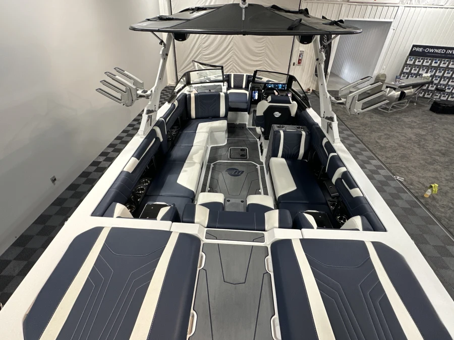 2025 Malibu Boats Wakesetter 25 LSV for sale in , 