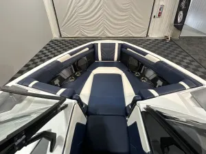 2025 Malibu Boats Wakesetter 25 LSV for sale in , 