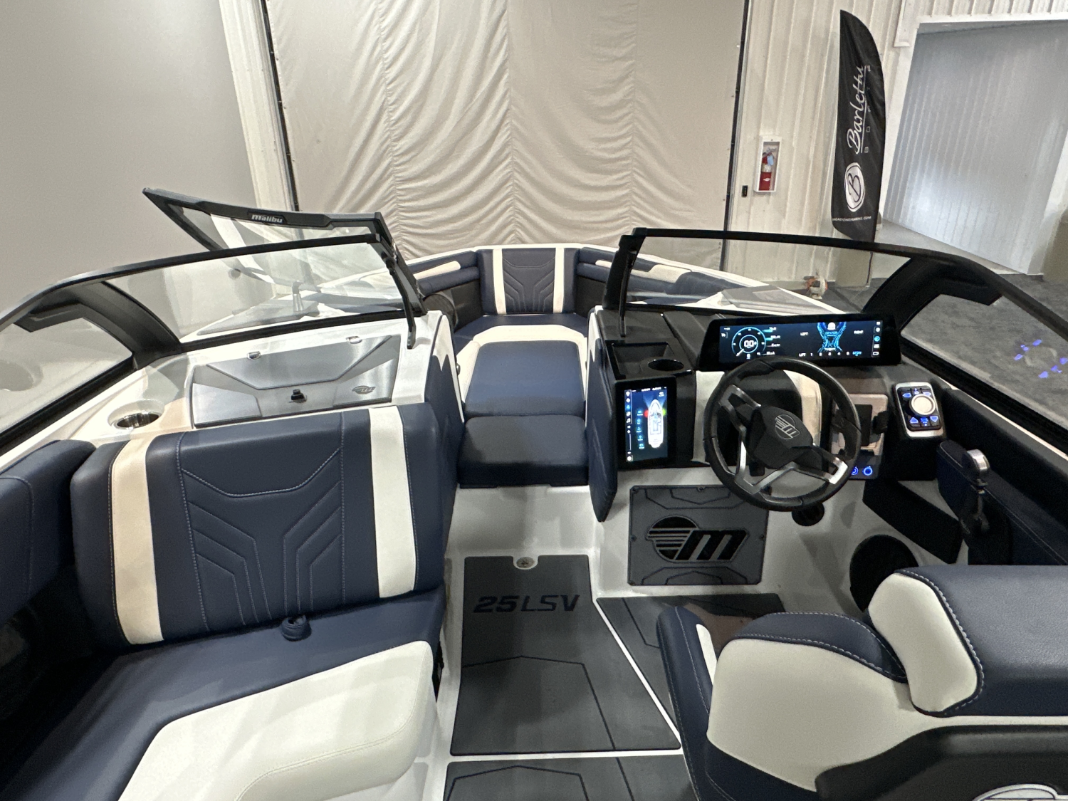 2025 Malibu 25 LSV