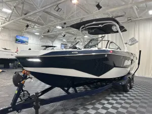 2025 Malibu Boats Wakesetter 25 LSV for sale in , 