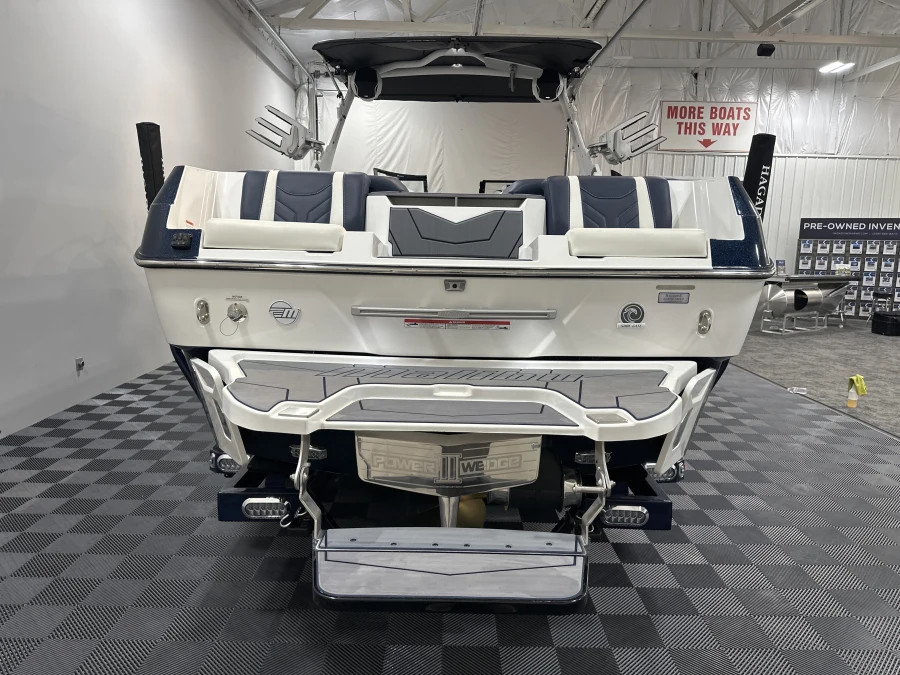 2025 Malibu Boats Wakesetter 25 LSV for sale in , 