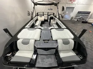 2025 Malibu Boats Wakesetter 25 LSV for sale in , 