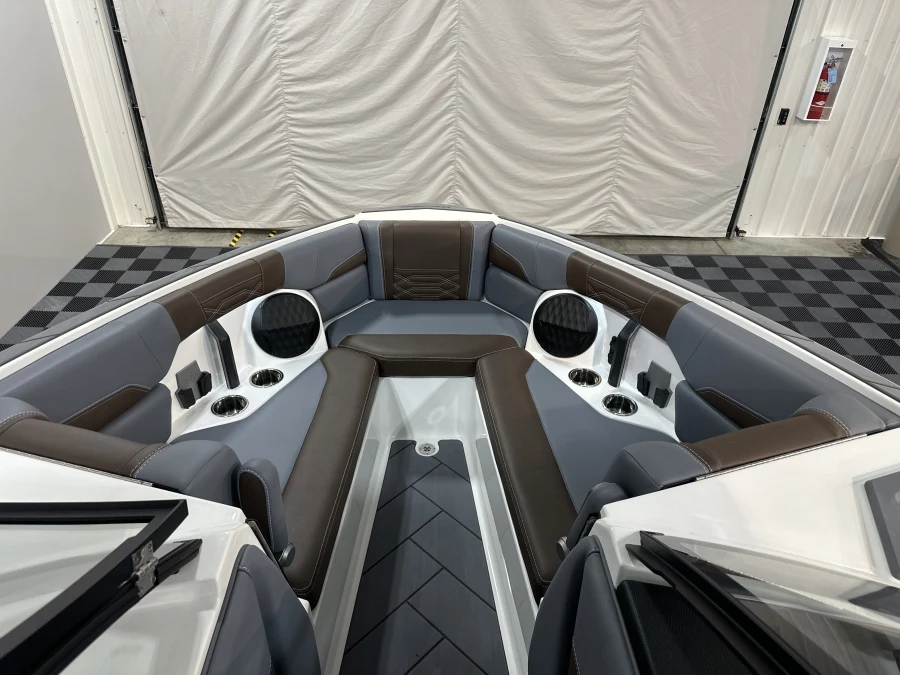 2025 Malibu Boats Wakesetter 26 LSV for sale in , 