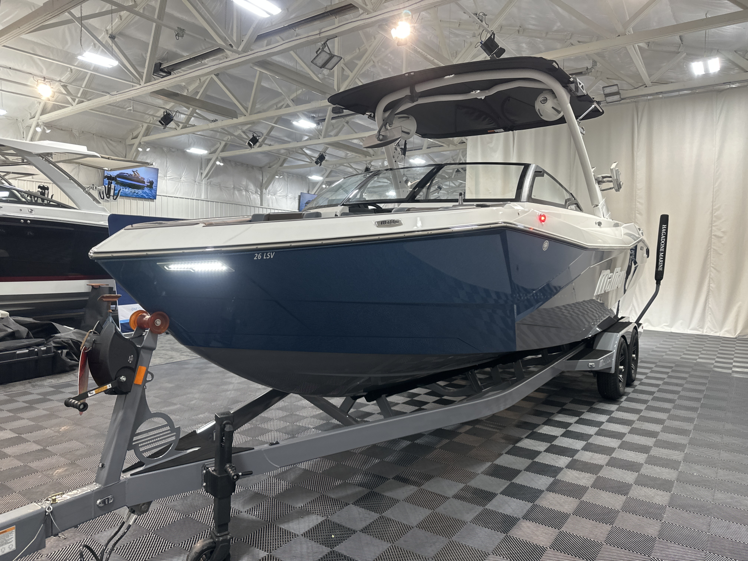 2025 Malibu 26 LSV