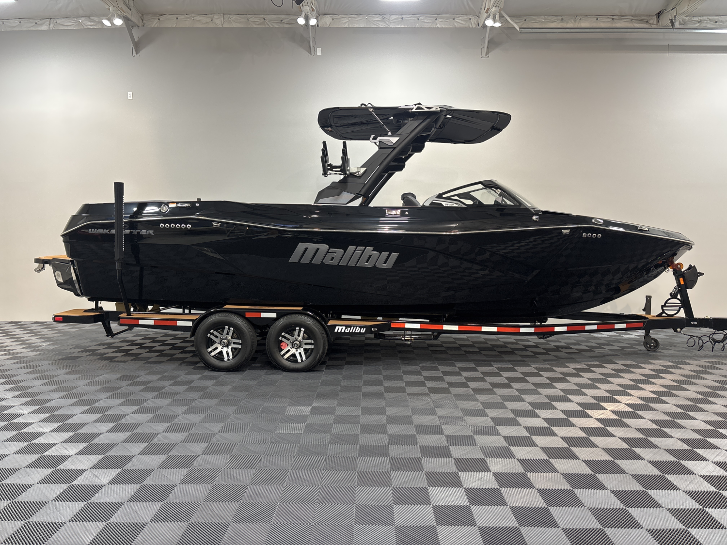2026 Malibu 26 LSV