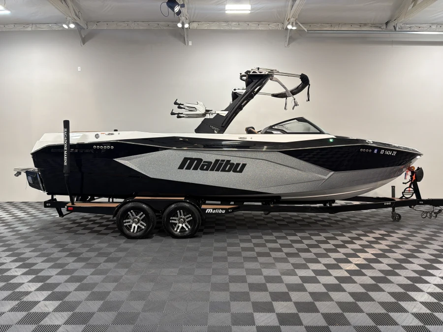 2025 Malibu Boats Wakesetter 26 LSV for sale in , 