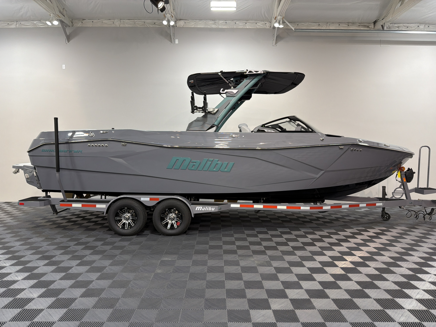 2026 Malibu 26 LSV