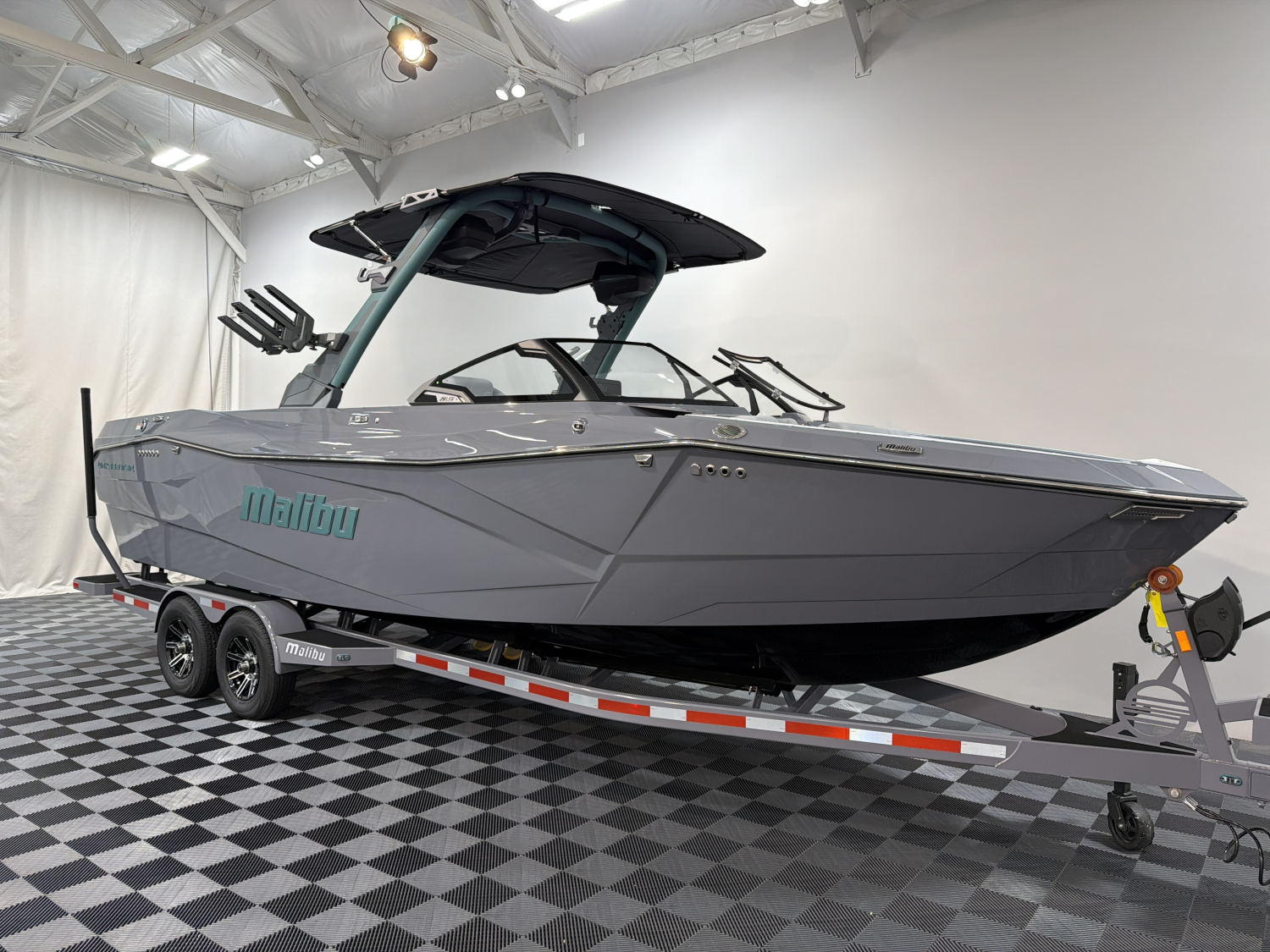 2026 Malibu 26 LSV