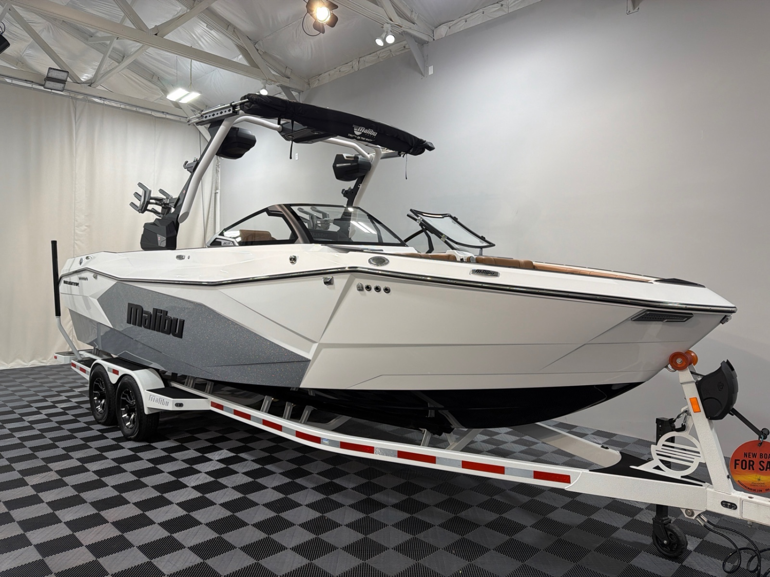 2026 Malibu 26 LSV