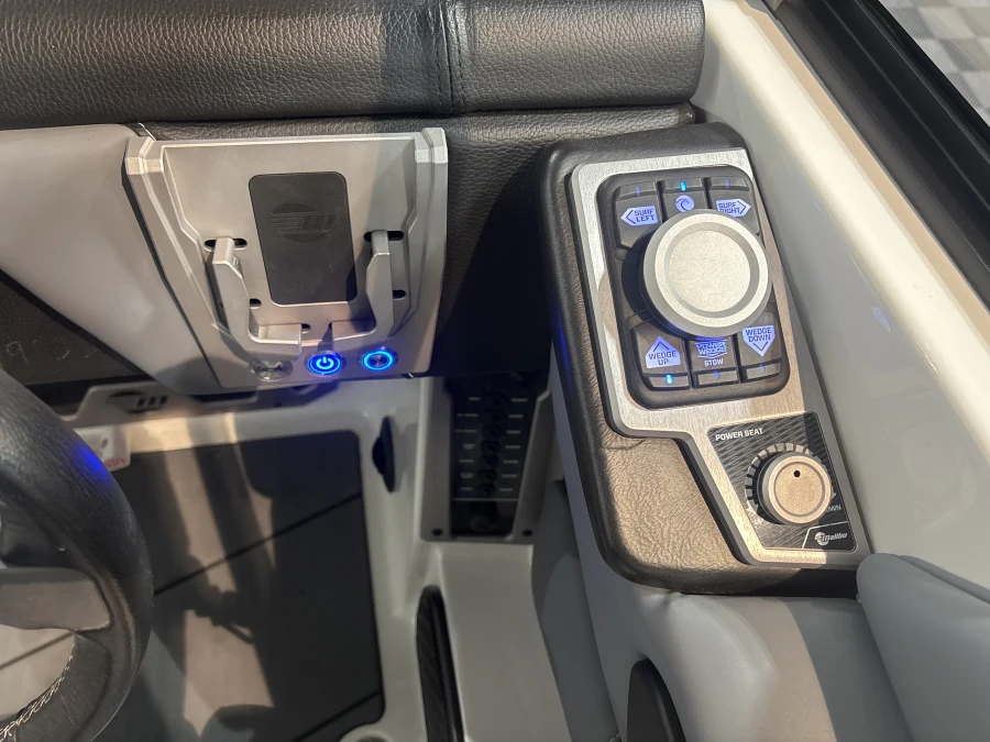 2021 Malibu Boats M240 for sale in , 