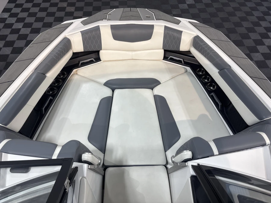 2021 Malibu Boats M240 for sale in , 