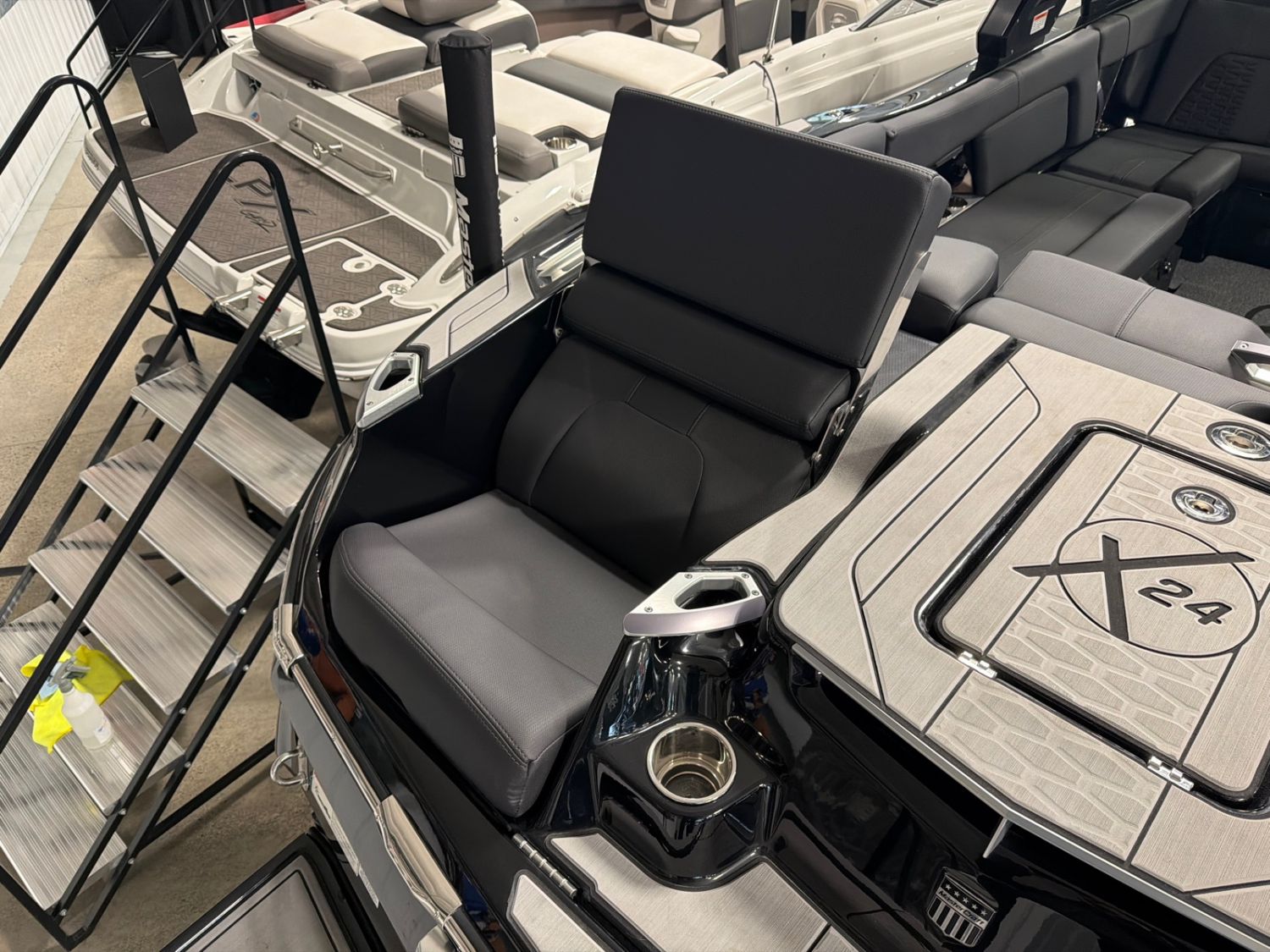 2022 MasterCraft X24