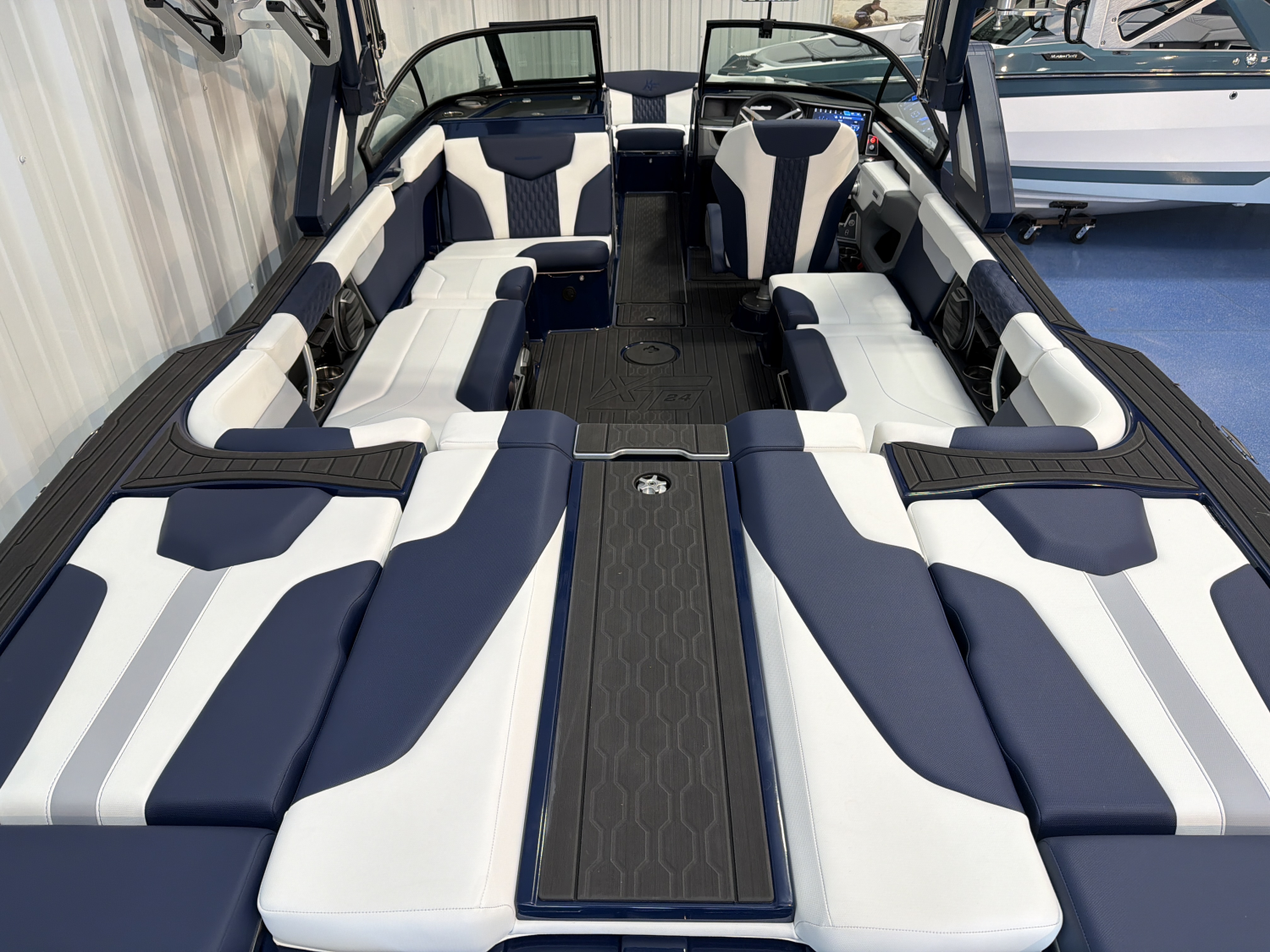 2026 MasterCraft XT24