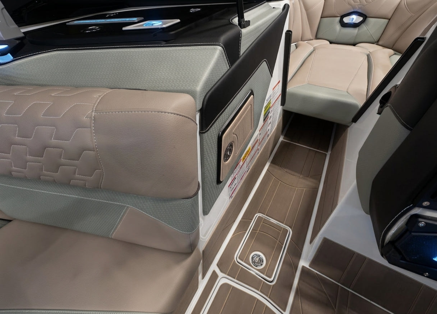 2026 Centurion Boats Ri245