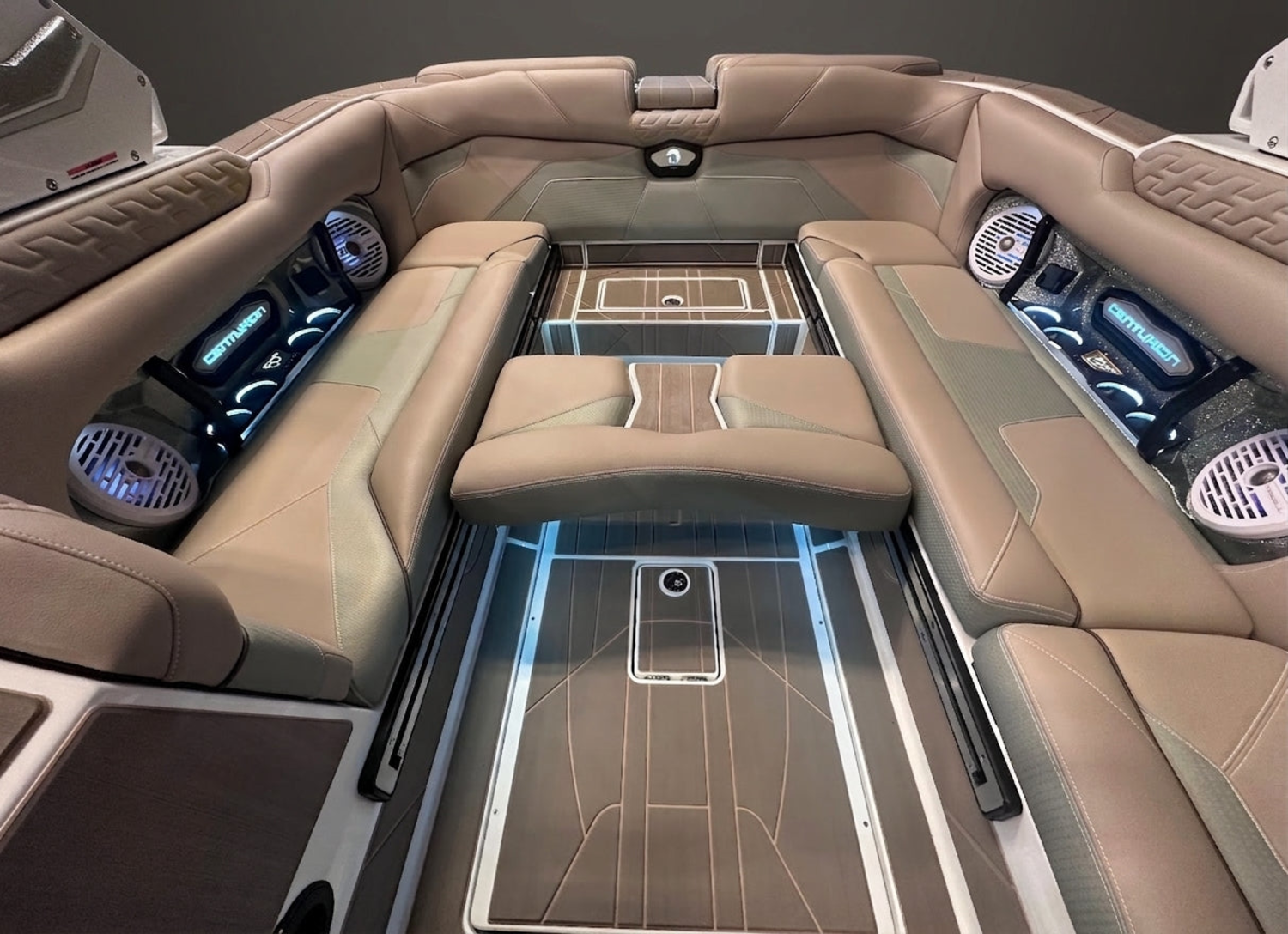 2026 Centurion Boats Ri245