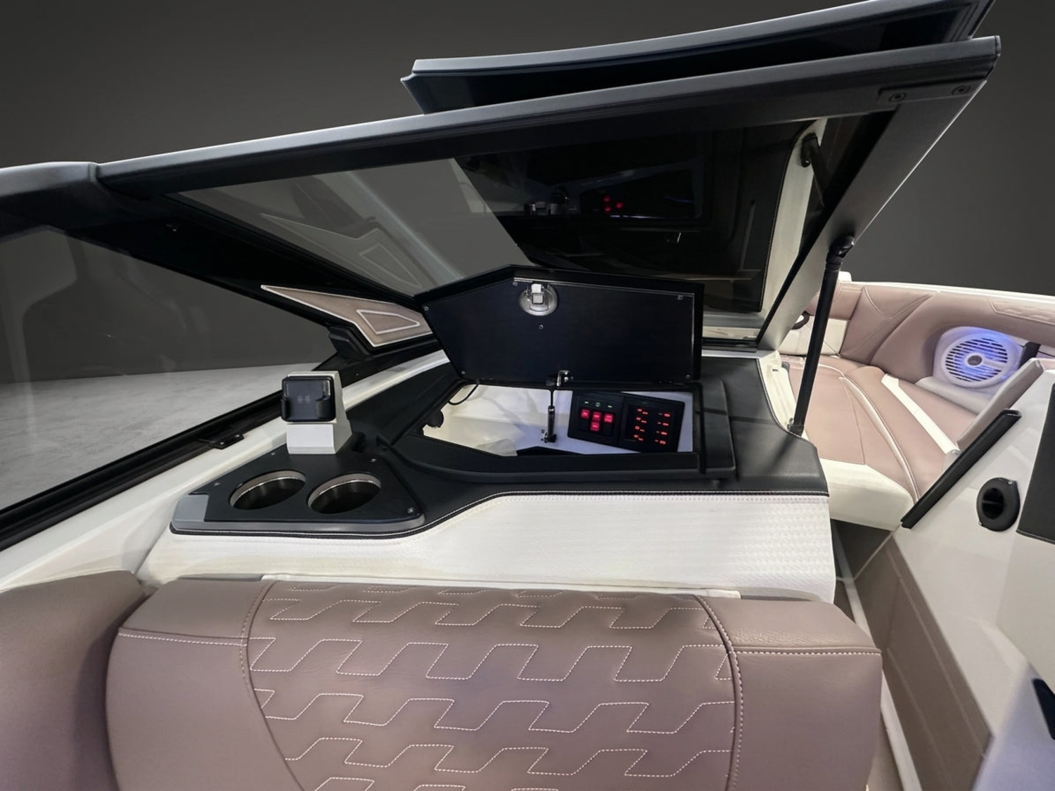 2026 Centurion Boats Ri245