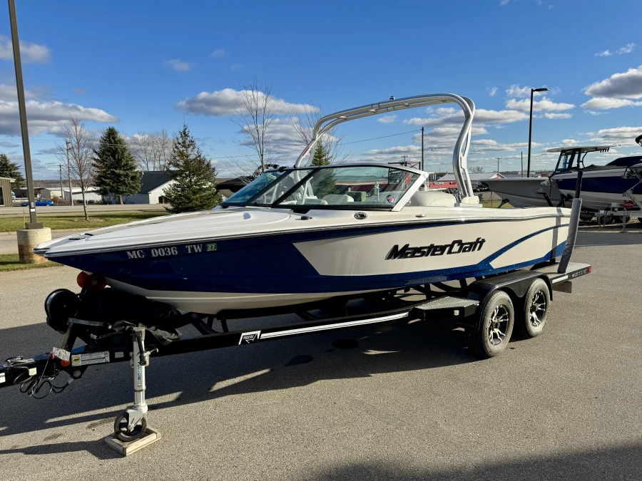2016 Mastercraft Boats ProStar for sale in Hudsonville, Michigan