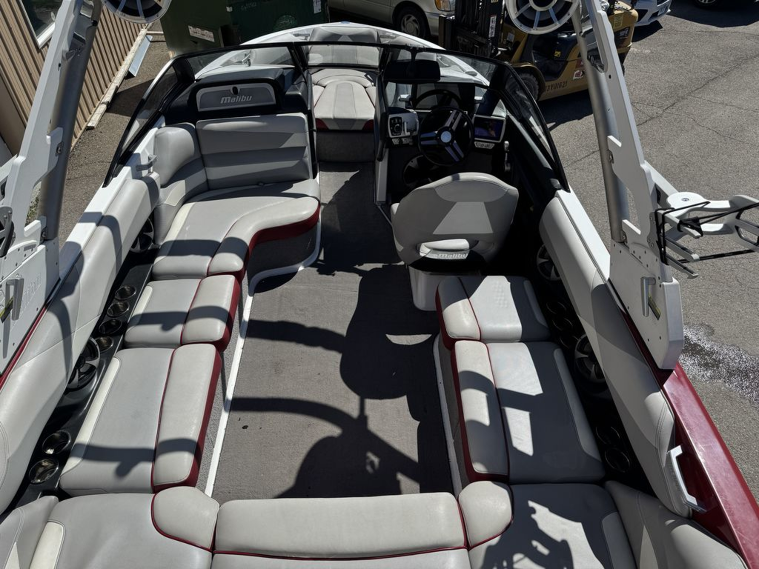2017 Malibu Boats 23 LSV
