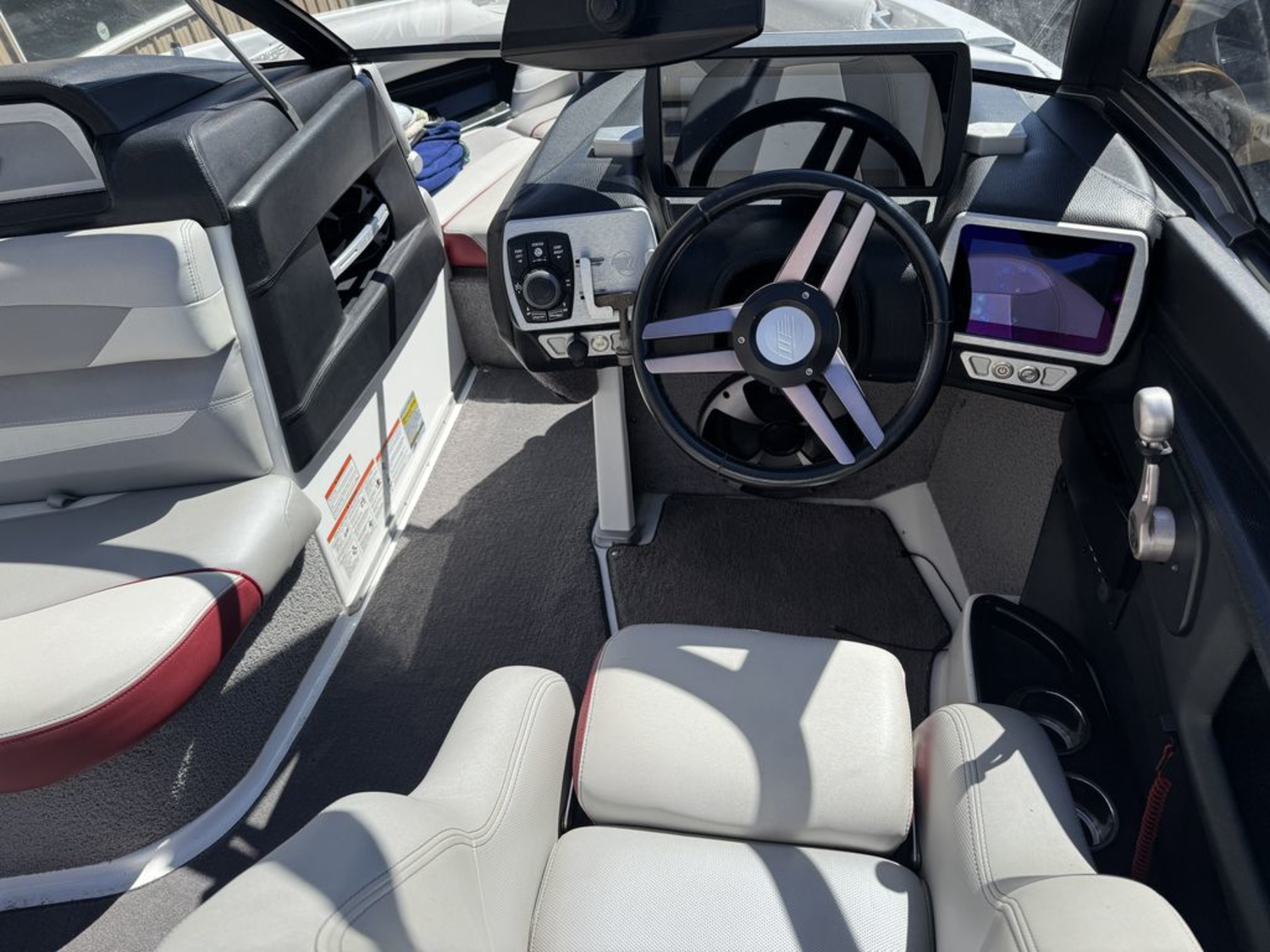 2017 Malibu Boats 23 LSV
