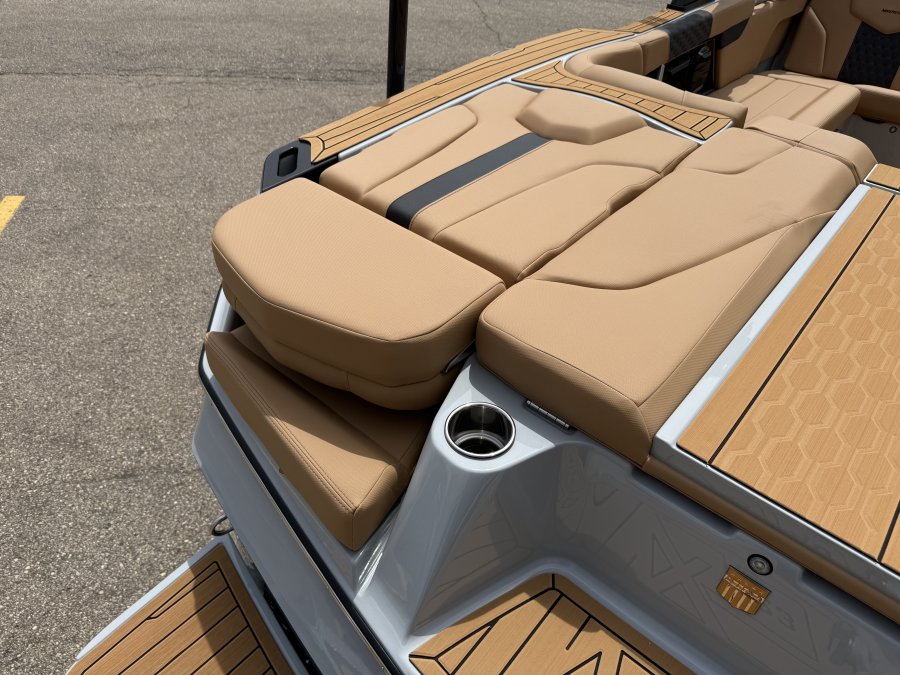 2026-mastercraft-xt23-129089-image10