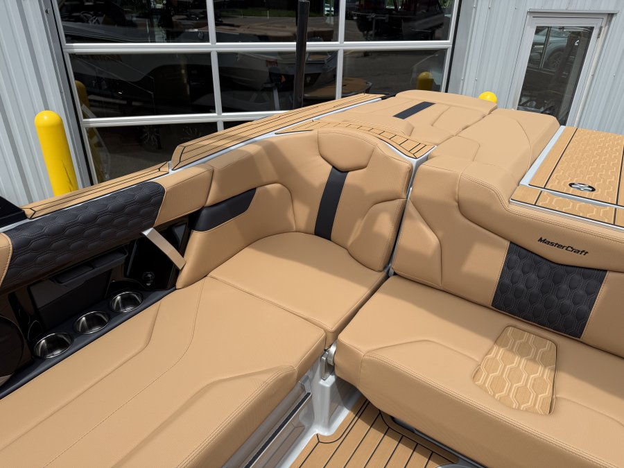 2026-mastercraft-xt23-129089-image13