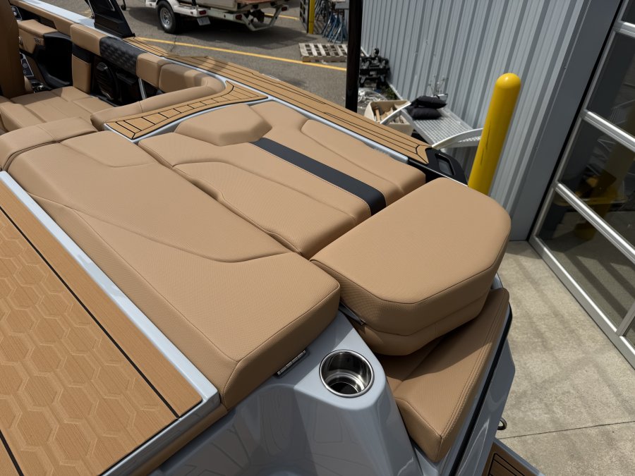 2026-mastercraft-xt23-129089-image8