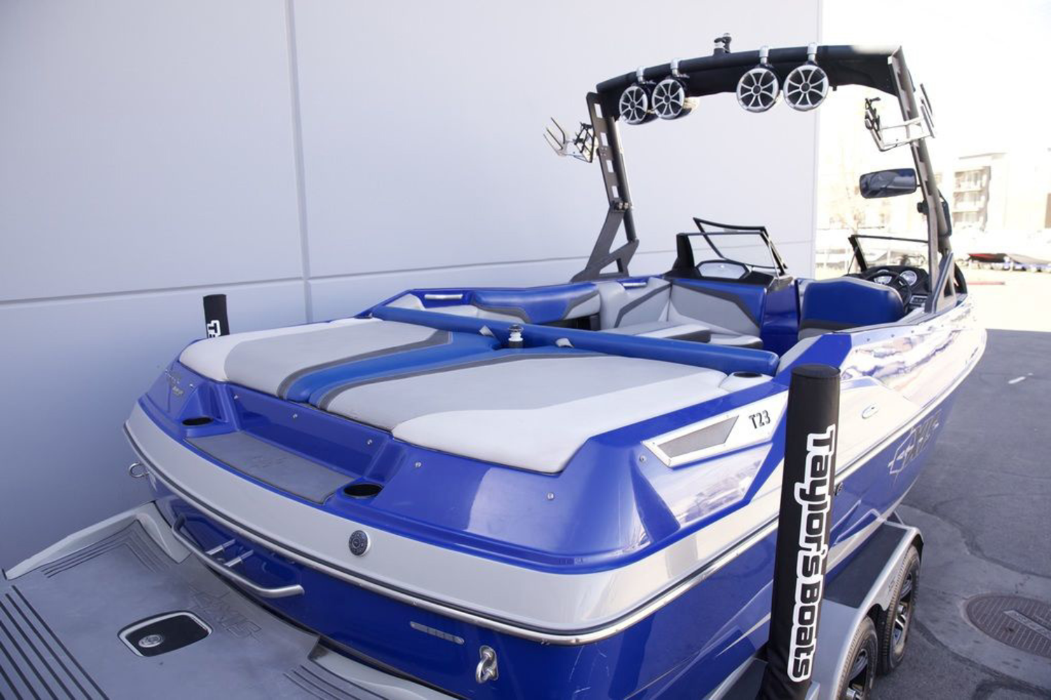 2015 Axis Wake Research T23