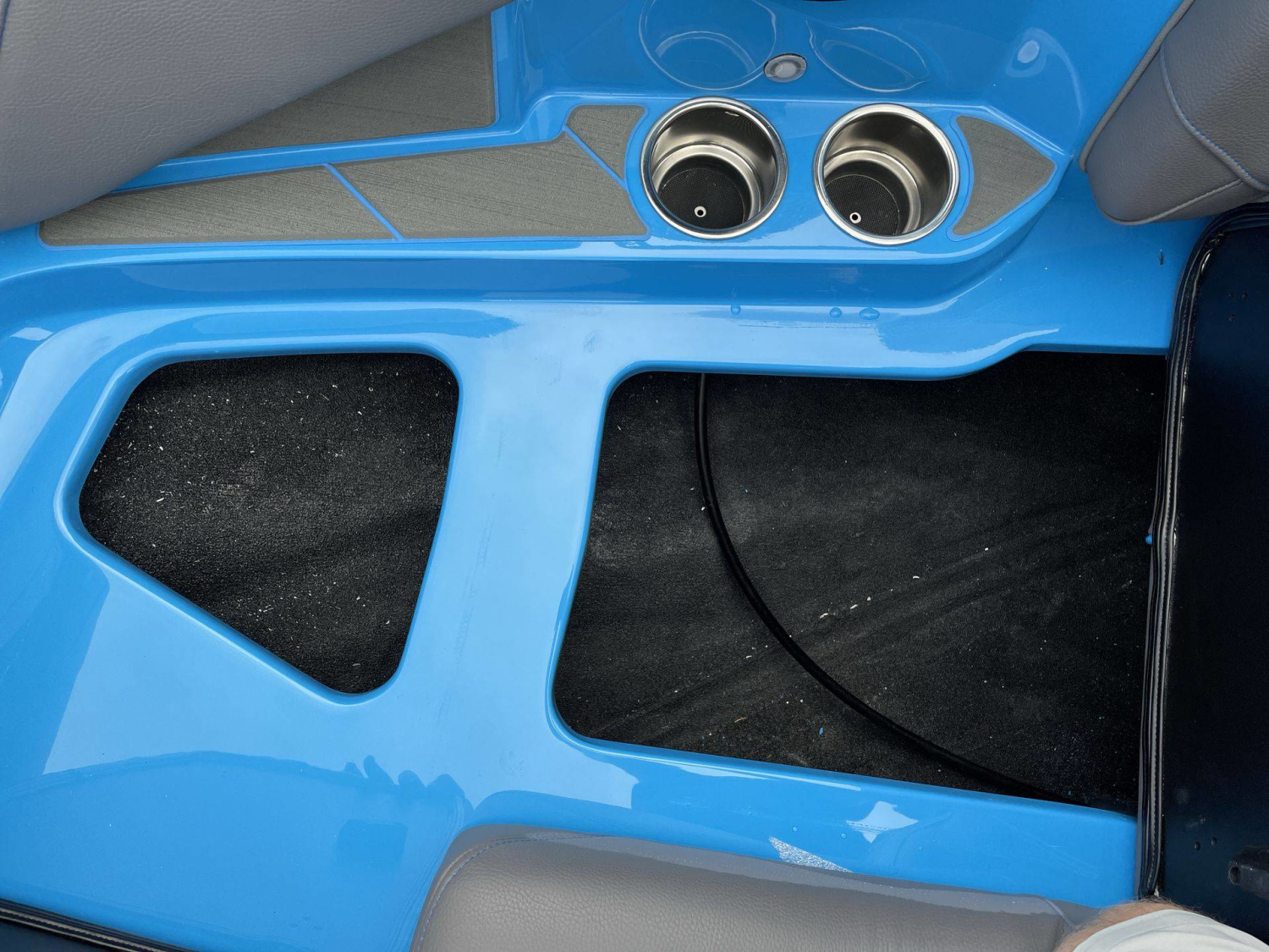 2025 Centurion NV213