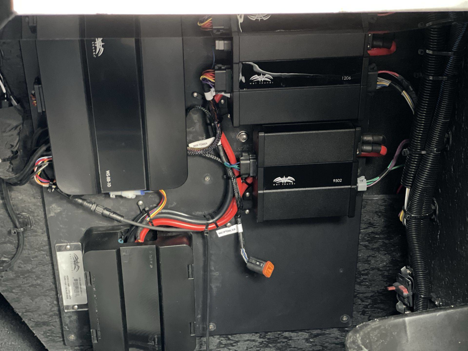 2025 Centurion NV213