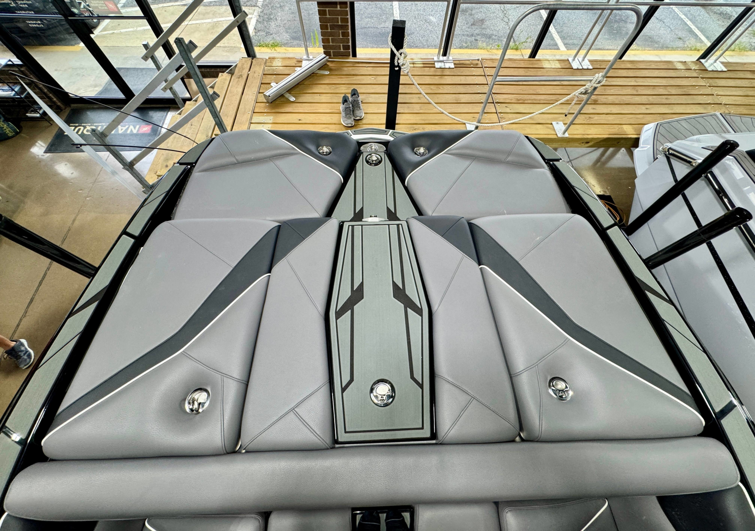 2026 Centurion NV233